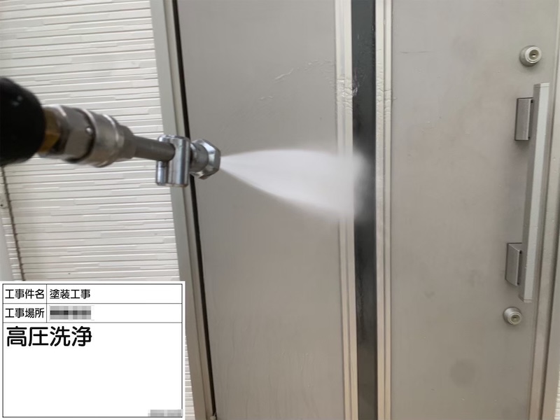神奈川県厚木市｜玄関タイルと目地の汚れも高圧洗浄できれいになります！